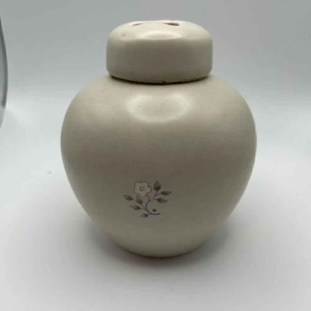 Pfaltzgraff ginger jar